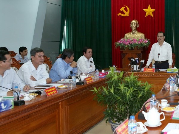 Deputy Prime Minister Vu Van Ninh work with Dong Thap Province on April 3 (Photo: VNA) Deputy Prime Minister Vu Van Ninh work with Dong Thap Province on April 3 (Photo: VNA)